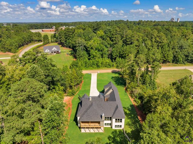 40 Laurel Ridge, Forsyth, GA 31029