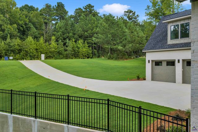 40 Laurel Ridge, Forsyth, GA 31029