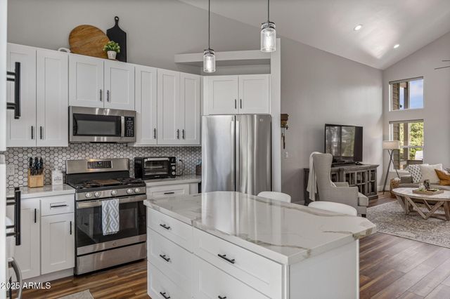 100 W PINE HAVEN Circle, Show Low, AZ 85901