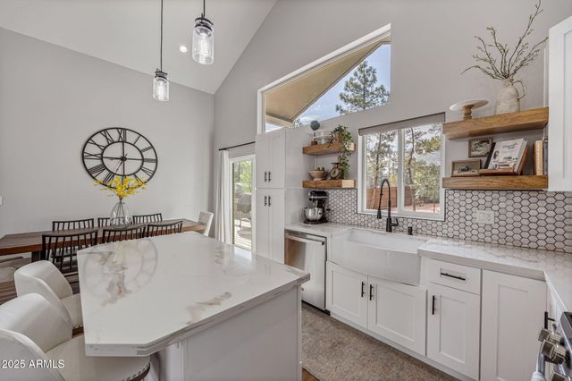 100 W PINE HAVEN Circle, Show Low, AZ 85901