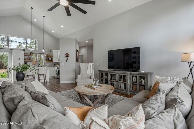 100 W PINE HAVEN Circle, Show Low, AZ 85901