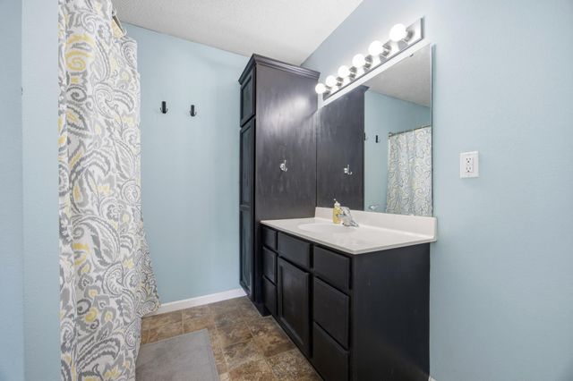 4804 51st Avenue S, Fargo, ND 58104