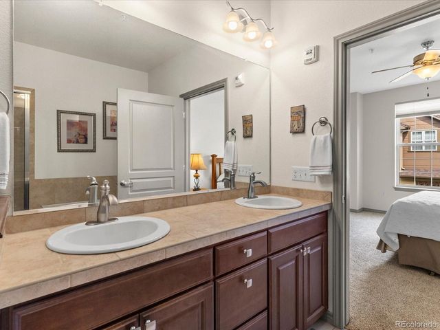 11923 W Long Cir 103, Littleton, CO 80127