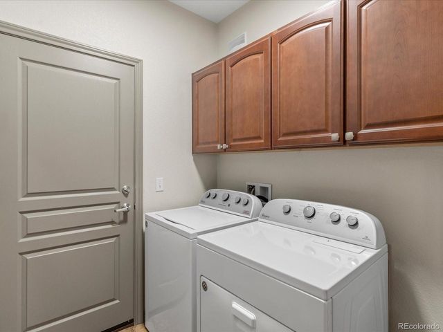 11923 W Long Cir 103, Littleton, CO 80127