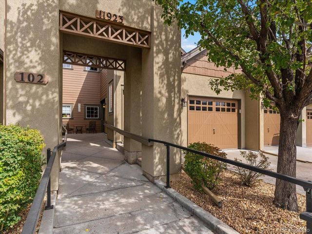 11923 W Long Cir 103, Littleton, CO 80127