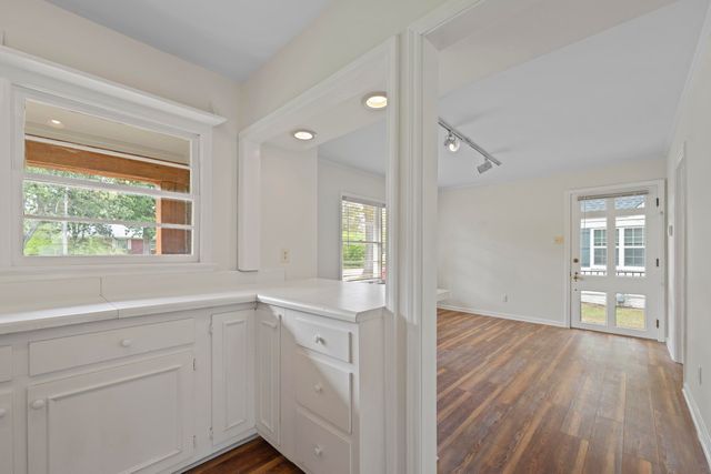 264 BARRY RD, Memphis, TN 38117