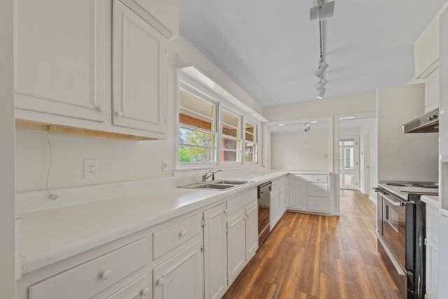 264 BARRY RD, Memphis, TN 38117