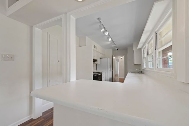 264 BARRY RD, Memphis, TN 38117