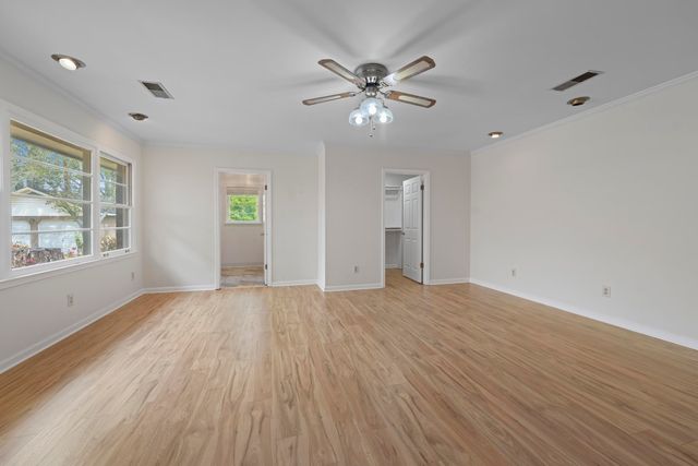 264 BARRY RD, Memphis, TN 38117