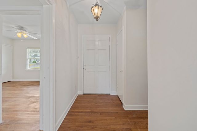 264 BARRY RD, Memphis, TN 38117