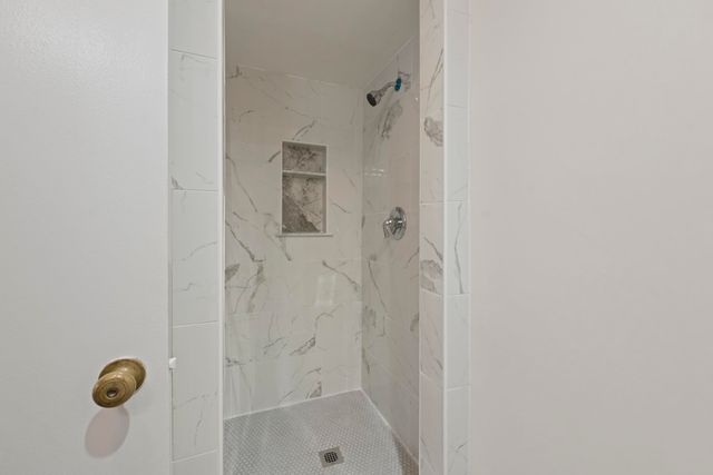 264 BARRY RD, Memphis, TN 38117