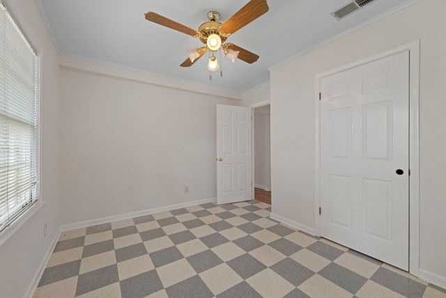 264 BARRY RD, Memphis, TN 38117