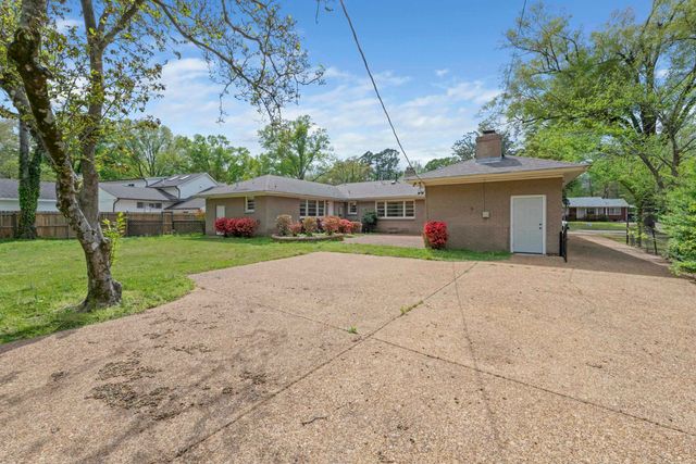 264 BARRY RD, Memphis, TN 38117