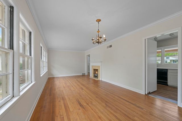 264 BARRY RD, Memphis, TN 38117