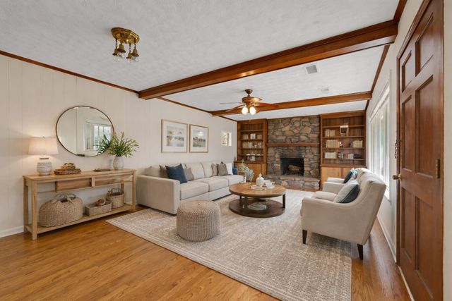 264 BARRY RD, Memphis, TN 38117