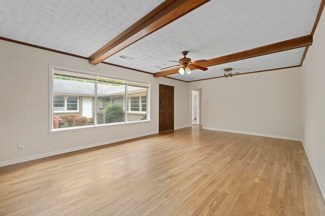 264 BARRY RD, Memphis, TN 38117