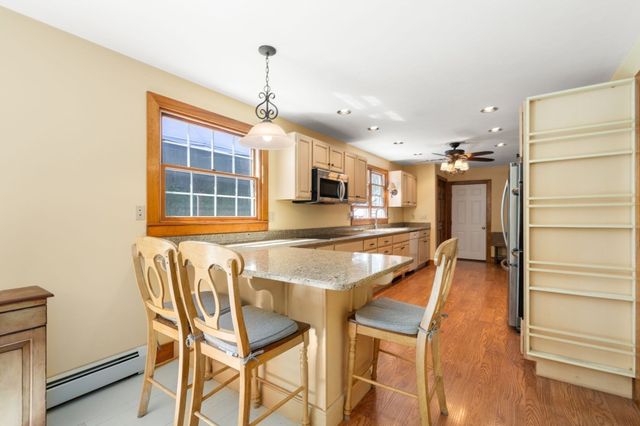 12 Hillside Dr, Brimfield, MA 01010