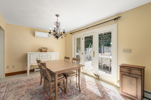 12 Hillside Dr, Brimfield, MA 01010