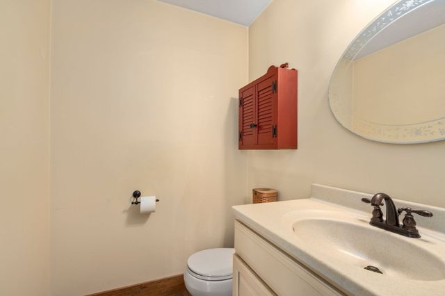 12 Hillside Dr, Brimfield, MA 01010