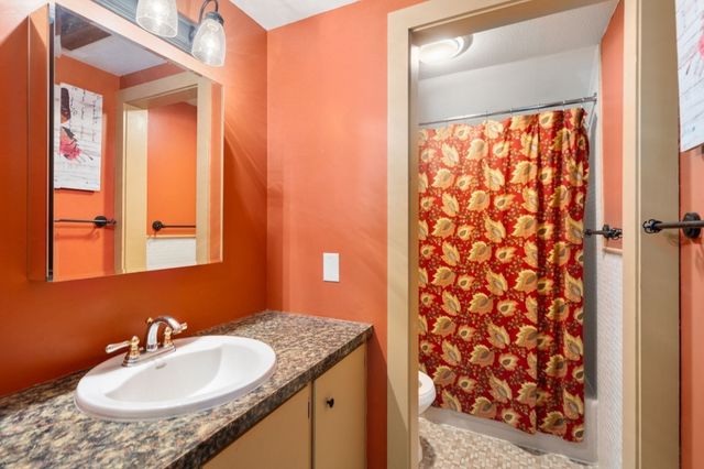 12 Hillside Dr, Brimfield, MA 01010