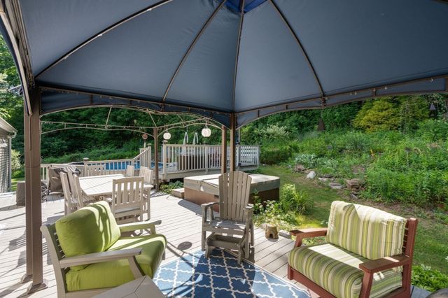 12 Hillside Dr, Brimfield, MA 01010