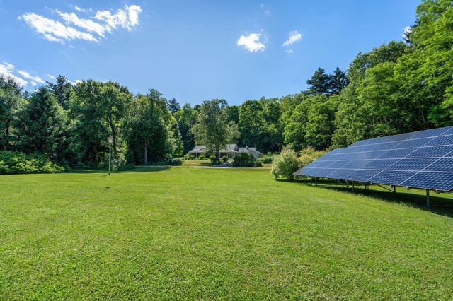 12 Hillside Dr, Brimfield, MA 01010
