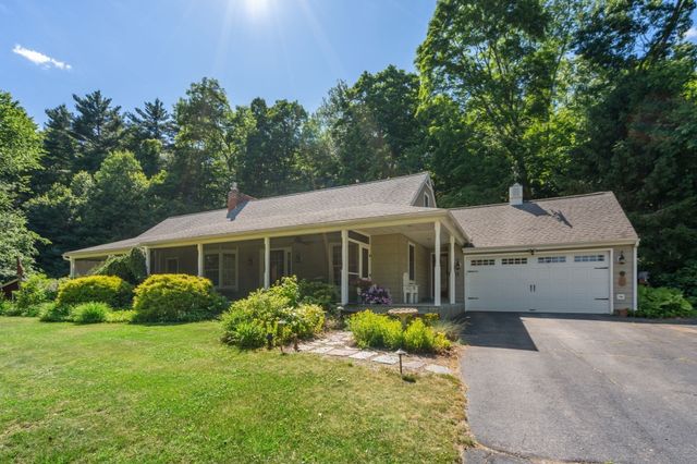 12 Hillside Dr, Brimfield, MA 01010