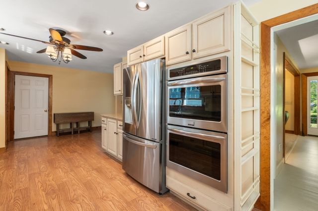 12 Hillside Dr, Brimfield, MA 01010