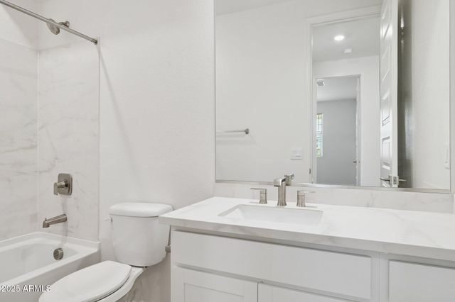 17753 W VOGEL Avenue, Waddell, AZ 85355