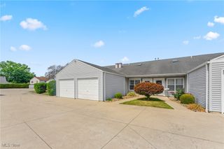 3476 Ivy Hill Circle D, Cortland, OH 44410