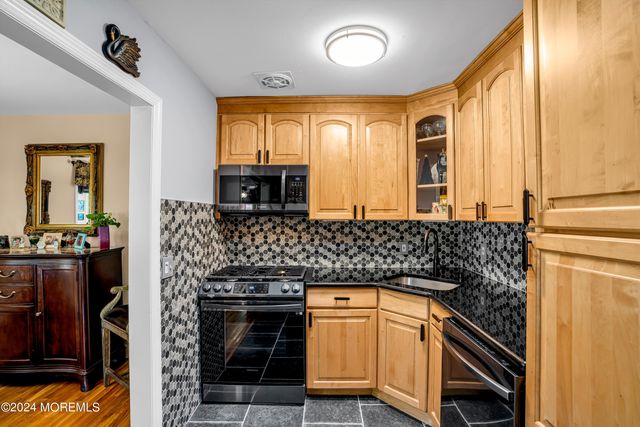 8C Willow Street, Toms River, NJ 08757