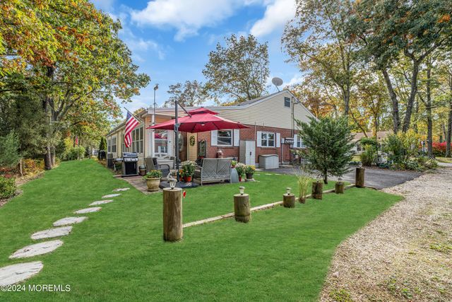 8C Willow Street, Toms River, NJ 08757