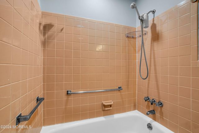 8C Willow Street, Toms River, NJ 08757