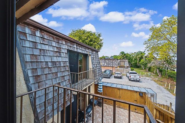 149 Lake Arbor Drive, Palm Springs, FL 33461