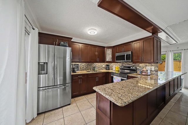 149 Lake Arbor Drive, Palm Springs, FL 33461