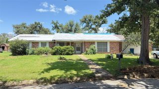 1525 Bell Oaks Drive, Bellville, TX 77418