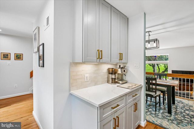2017 SARAZEN PL, Reston, VA 20191