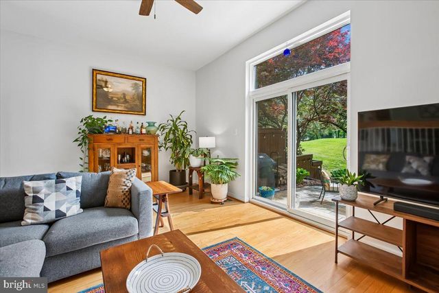 2017 SARAZEN PL, Reston, VA 20191