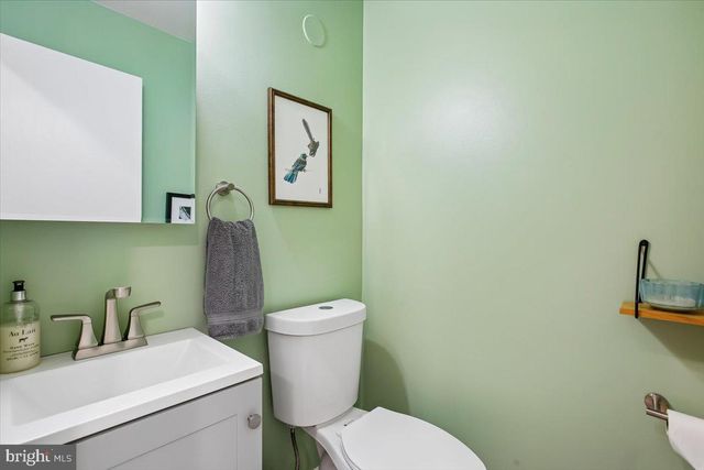 2017 SARAZEN PL, Reston, VA 20191