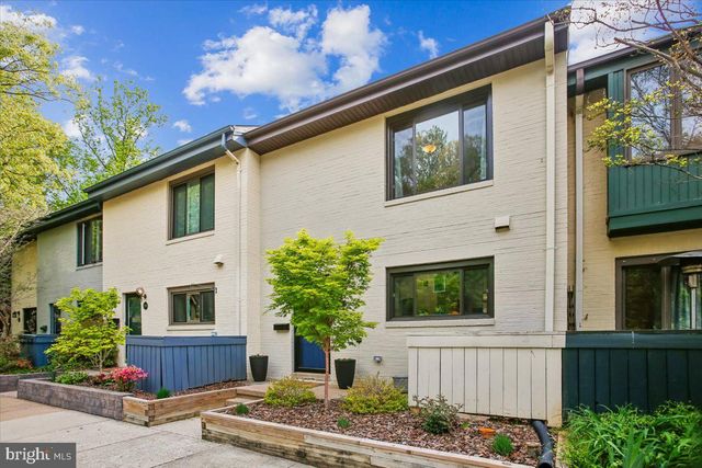 2017 SARAZEN PL, Reston, VA 20191
