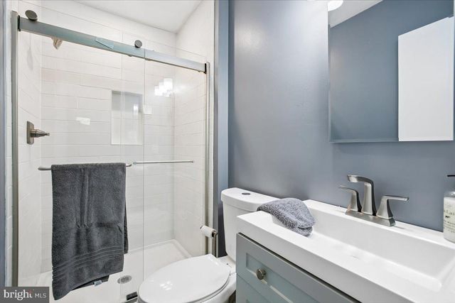 2017 SARAZEN PL, Reston, VA 20191