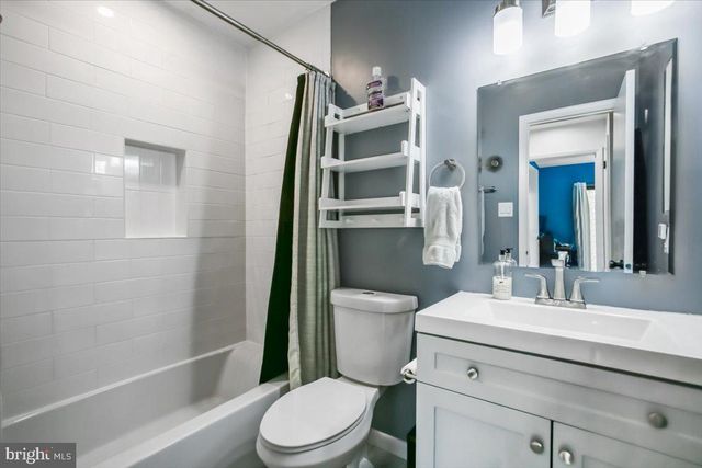2017 SARAZEN PL, Reston, VA 20191