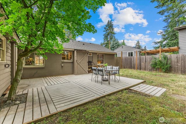 23007 53rd Avenue W, Mountlake Terrace, WA 98043