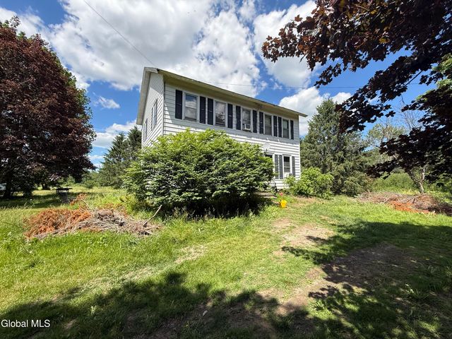 10 Wyomanock Road, Stephentown, NY 12168