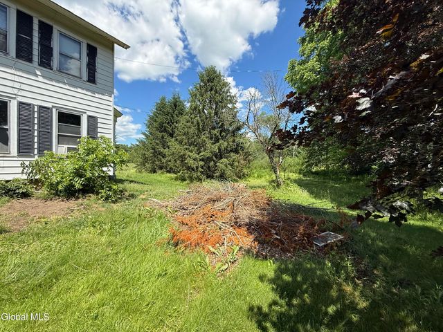 10 Wyomanock Road, Stephentown, NY 12168