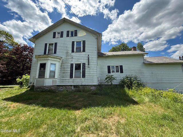 10 Wyomanock Road, Stephentown, NY 12168