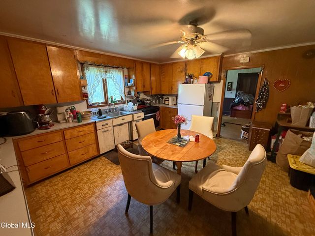 10 Wyomanock Road, Stephentown, NY 12168