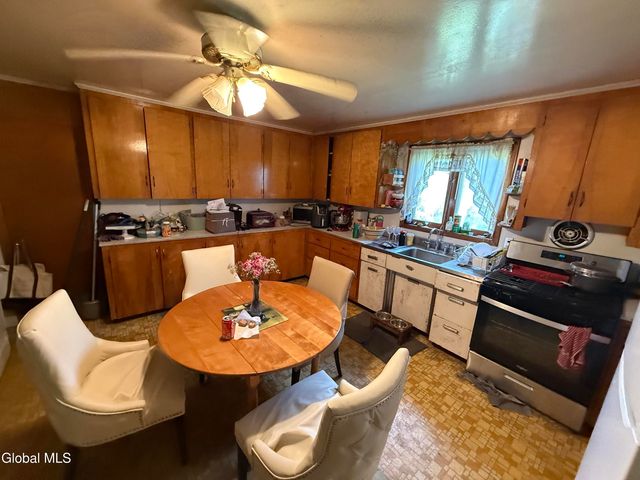 10 Wyomanock Road, Stephentown, NY 12168