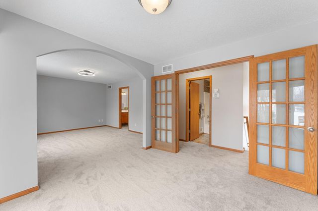 1511 Deerwood Bend, Eagan, MN 55122