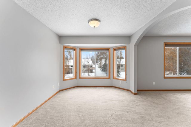 1511 Deerwood Bend, Eagan, MN 55122